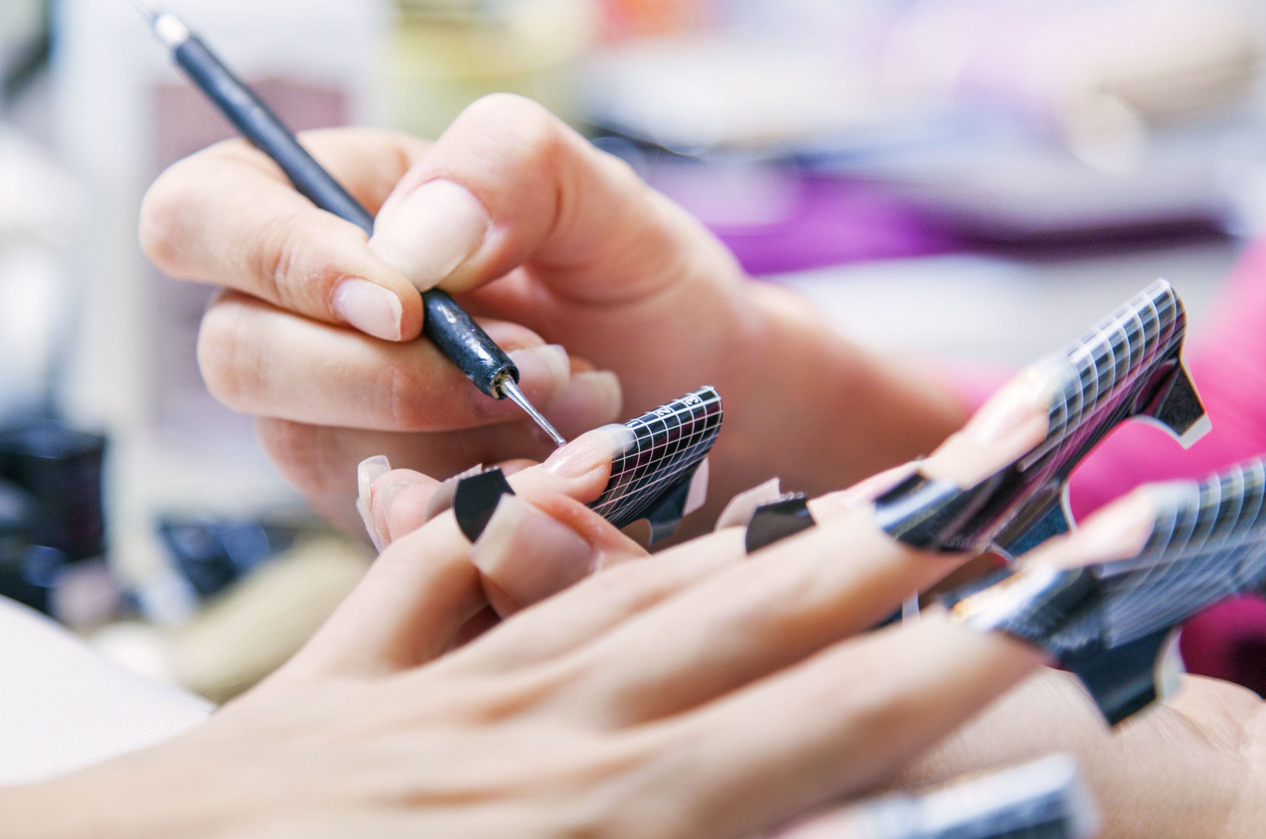 tutti i vantaggi e gli svantaggi delle unghie gel per la tua manicure